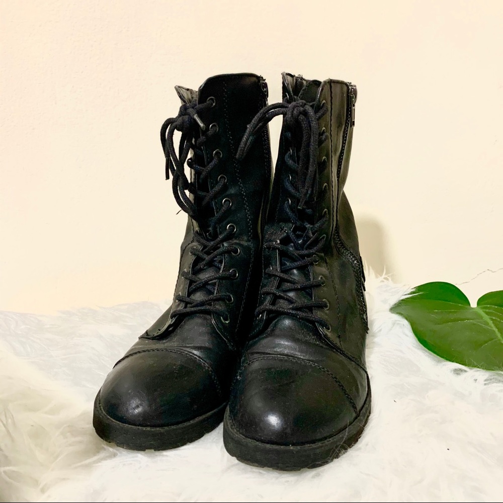 Combat boots
